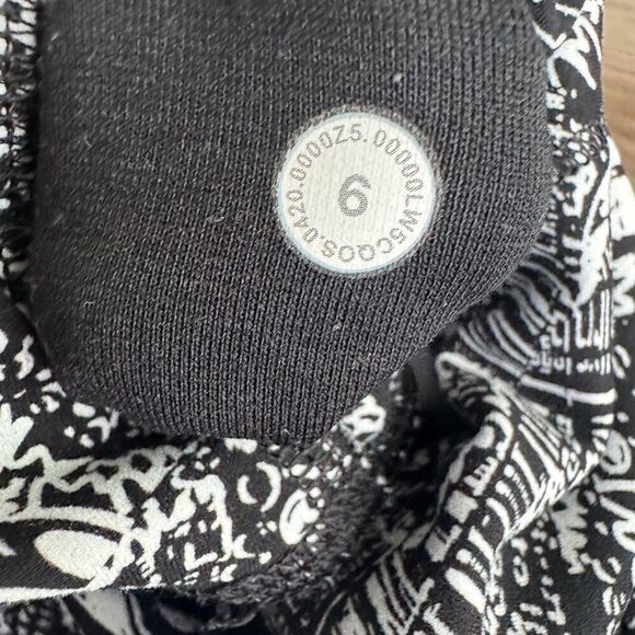 Lululemon Wunder Train Leggings - Picture 7 of 8